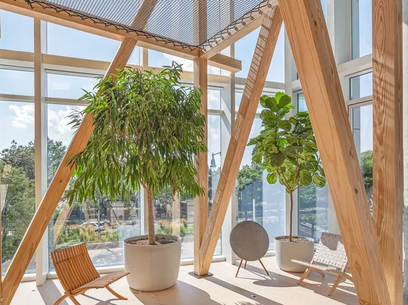 165 Charles Street image 3 of 16