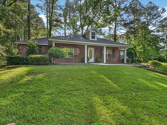 2nd image of 321 Raybourn Rd