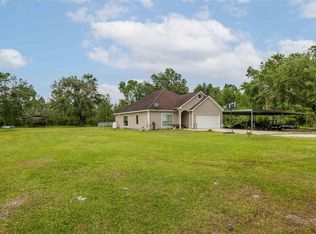 5702 Barrett St, Orange, TX 77630