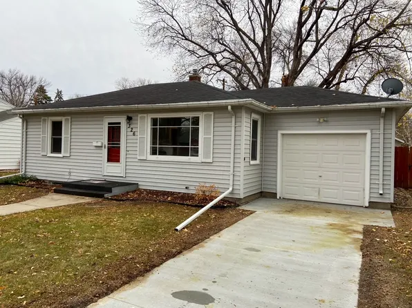 326 20th Ave N, Fargo, ND 58102