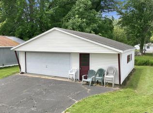 E Lakewood Ave, Warsaw, IN 46580