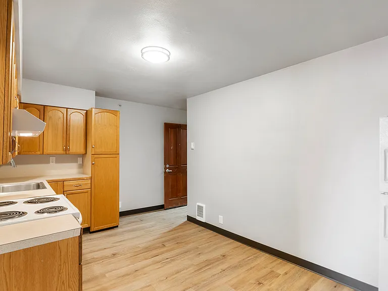 Garfield Street Apartments — Photo 9