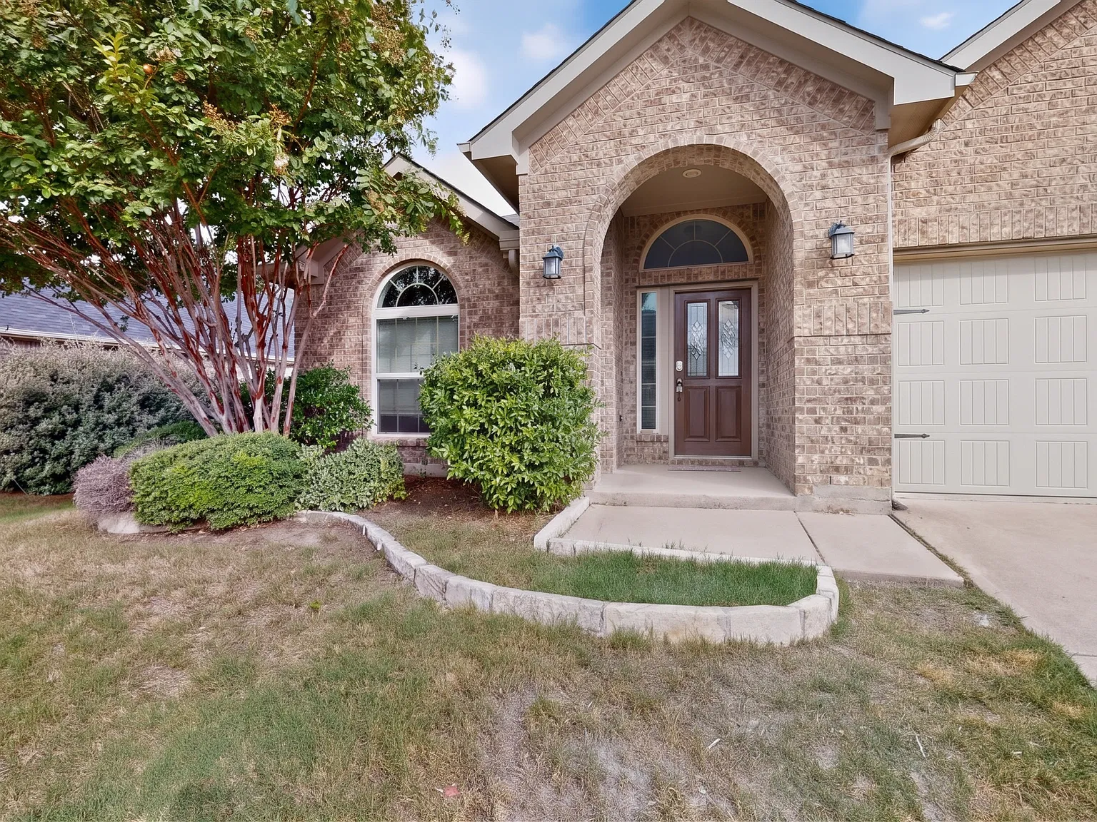 3 bed, 2060 sqft, $2,695 — Photo 3