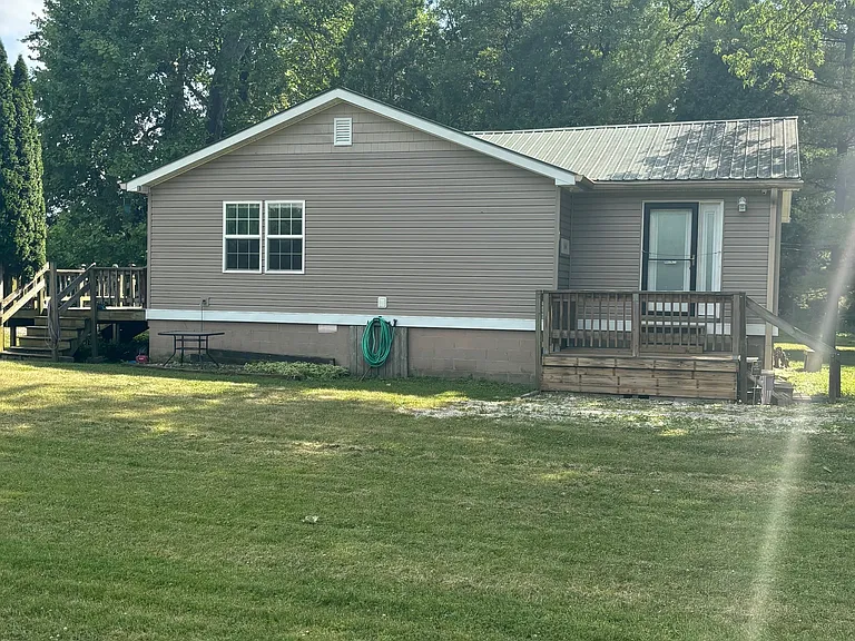 1644 River View Dr — Photo 1
