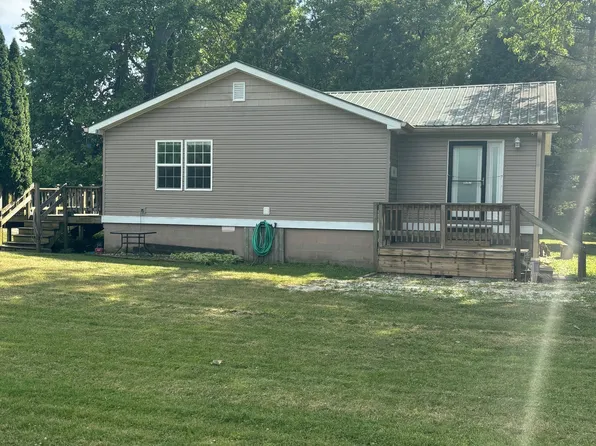 1644 River View Dr, Spencer, IN 47460