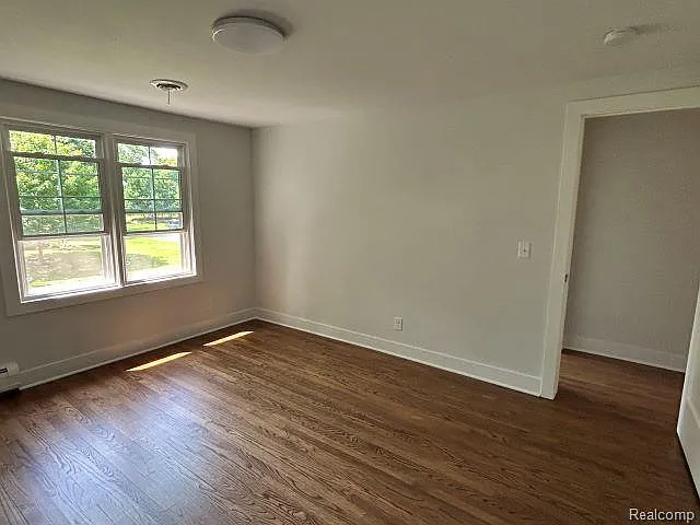 327 Millington Blvd — Photo 18