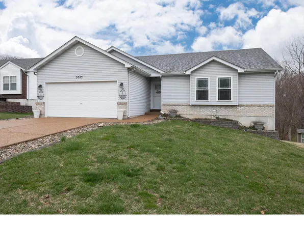 5045 Countryside Dr, Imperial, MO 63052