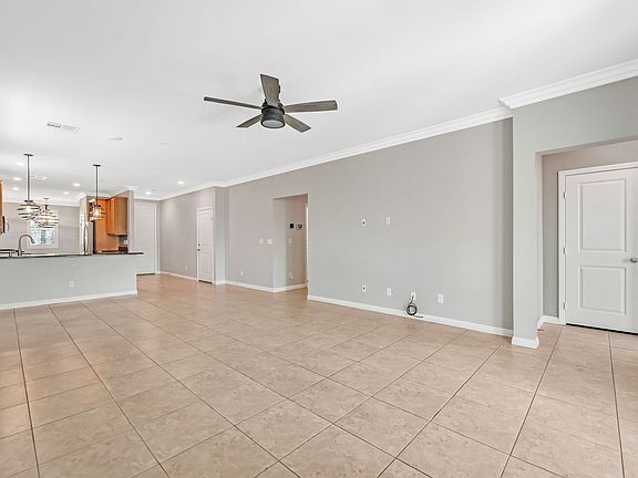 4th image of 2203 Valdina St