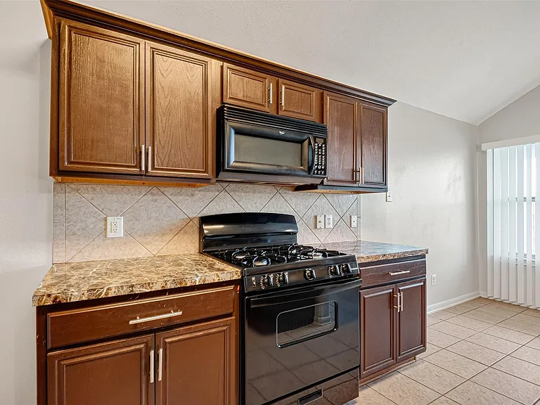 9241 Clearwood Landing Blvd — Photo 18