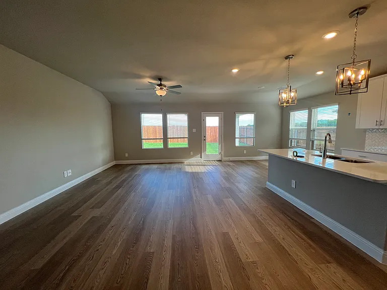 1405 Arrowleaf Dr — Photo 7
