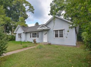 123 Main St, Russell, MA 01071