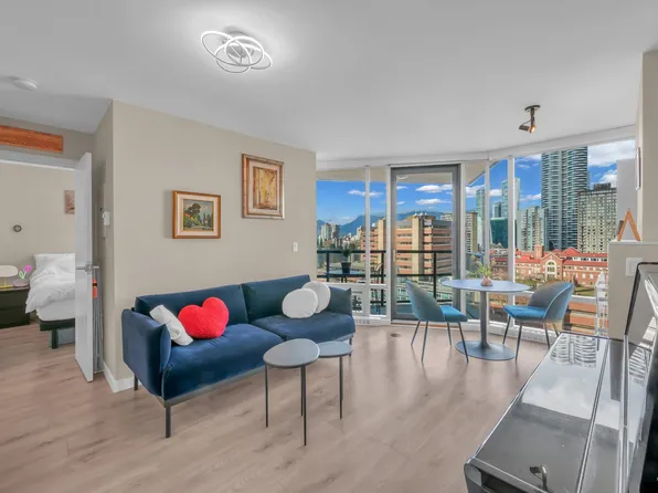 1003 Burnaby St #1501, Vancouver, BC V6E 4R7