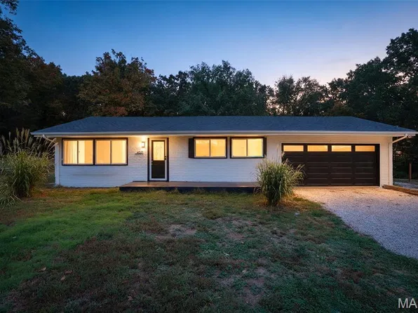 4021 Lakewood Dr, De Soto, MO 63020