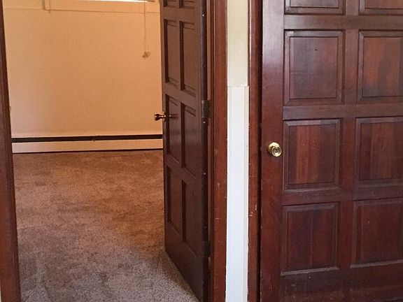 1 bedroom 2 windows