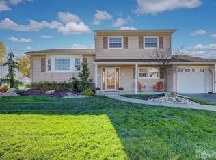 60 Blackstone Rd, Port Reading, NJ 07064