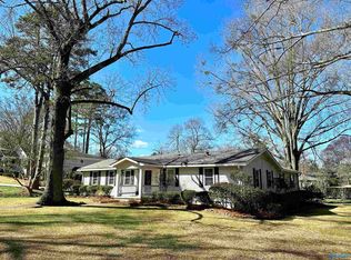 201 Hopkins Rd, Gadsden, AL 35901