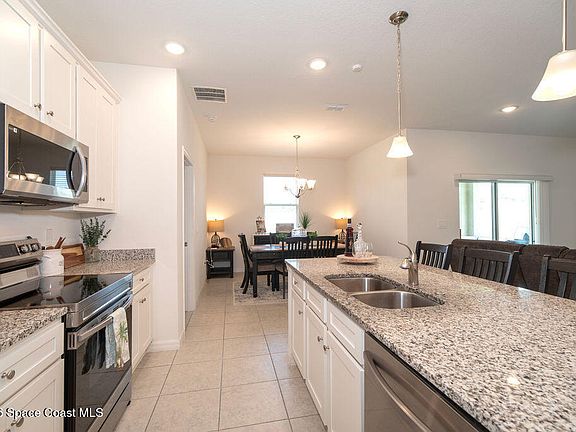 5th image of 104 Compass Pl