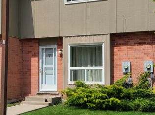 392 Springbank Ave N #4, Woodstock, ON N4T 1L5
