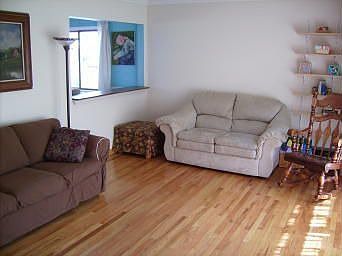 2nd image of 632 W Merle Ave