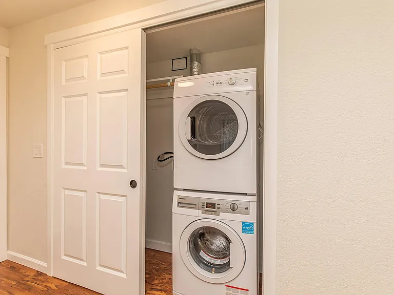 Pinewood Village Apartments — Photo 38