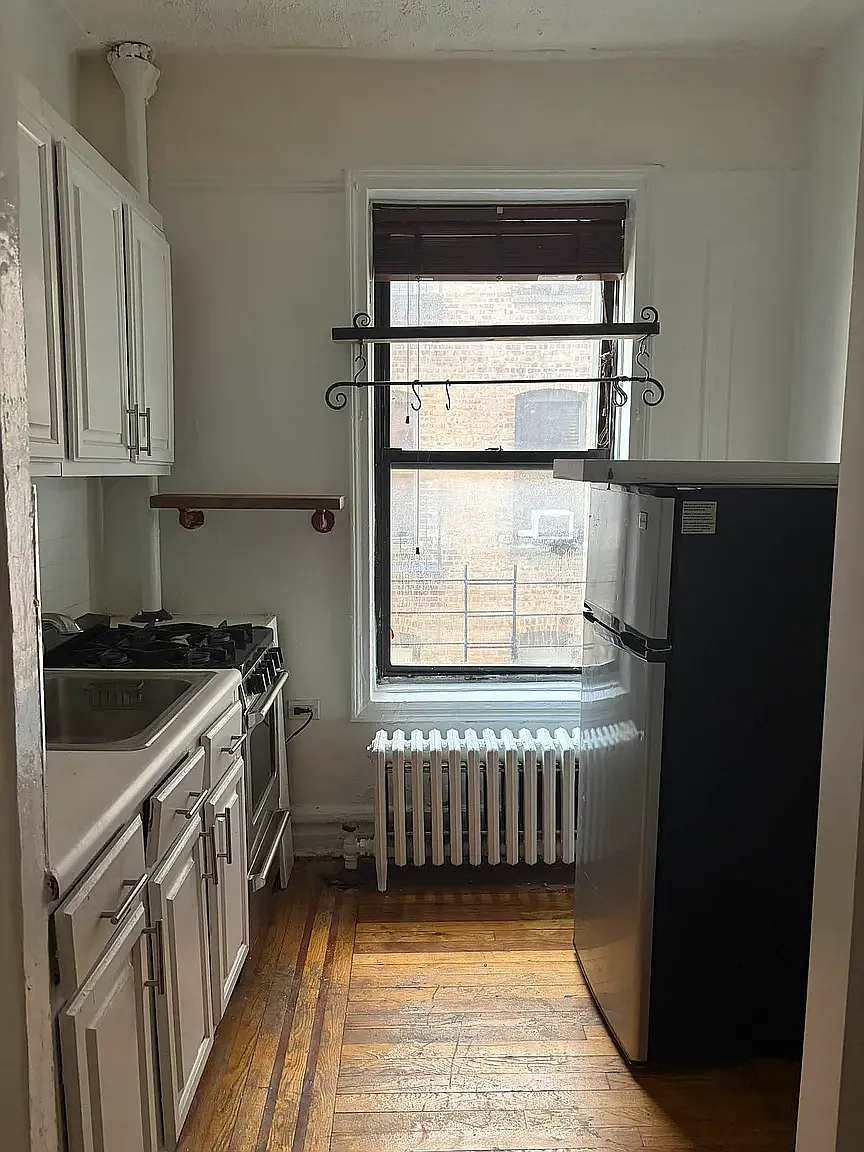 225 Bennett Avenue — Photo 3