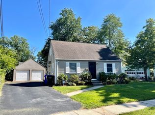 17 Midway St, Springfield, MA 01151