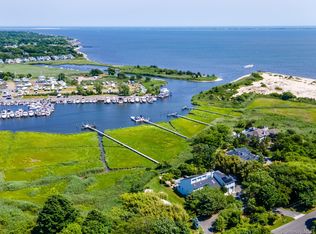 333 Roe Ave, East Patchogue, NY 11772