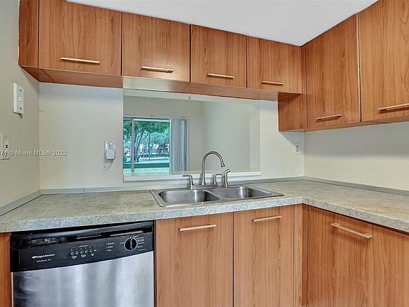 5th image of 841 NW 91st Ter #8411