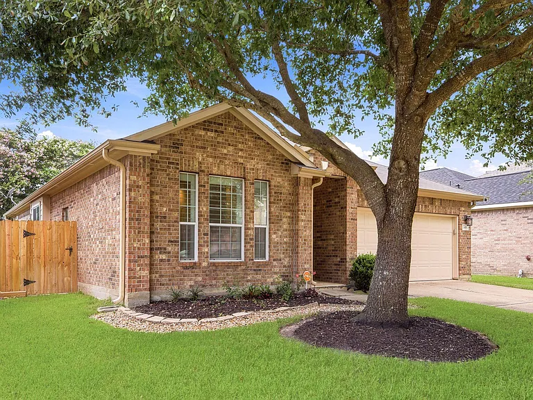 24418 Lakecrest Bend Dr — Photo 3