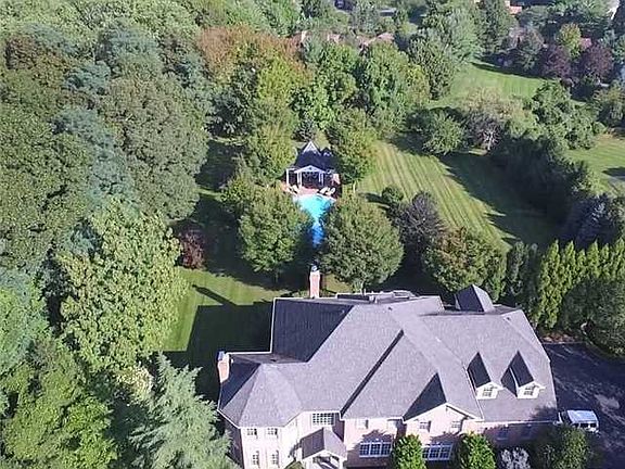 2nd image of 10 Wicks Ln