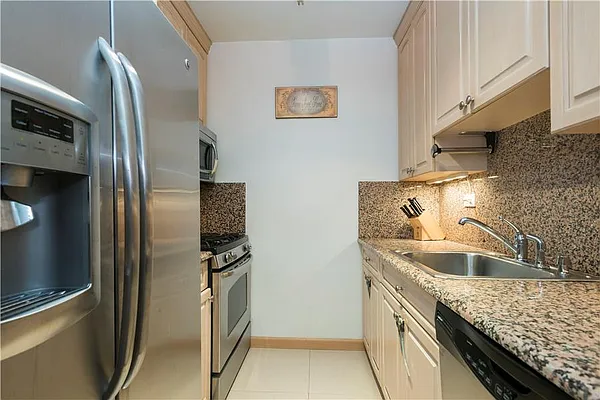 Rented by Douglas Elliman | media 5