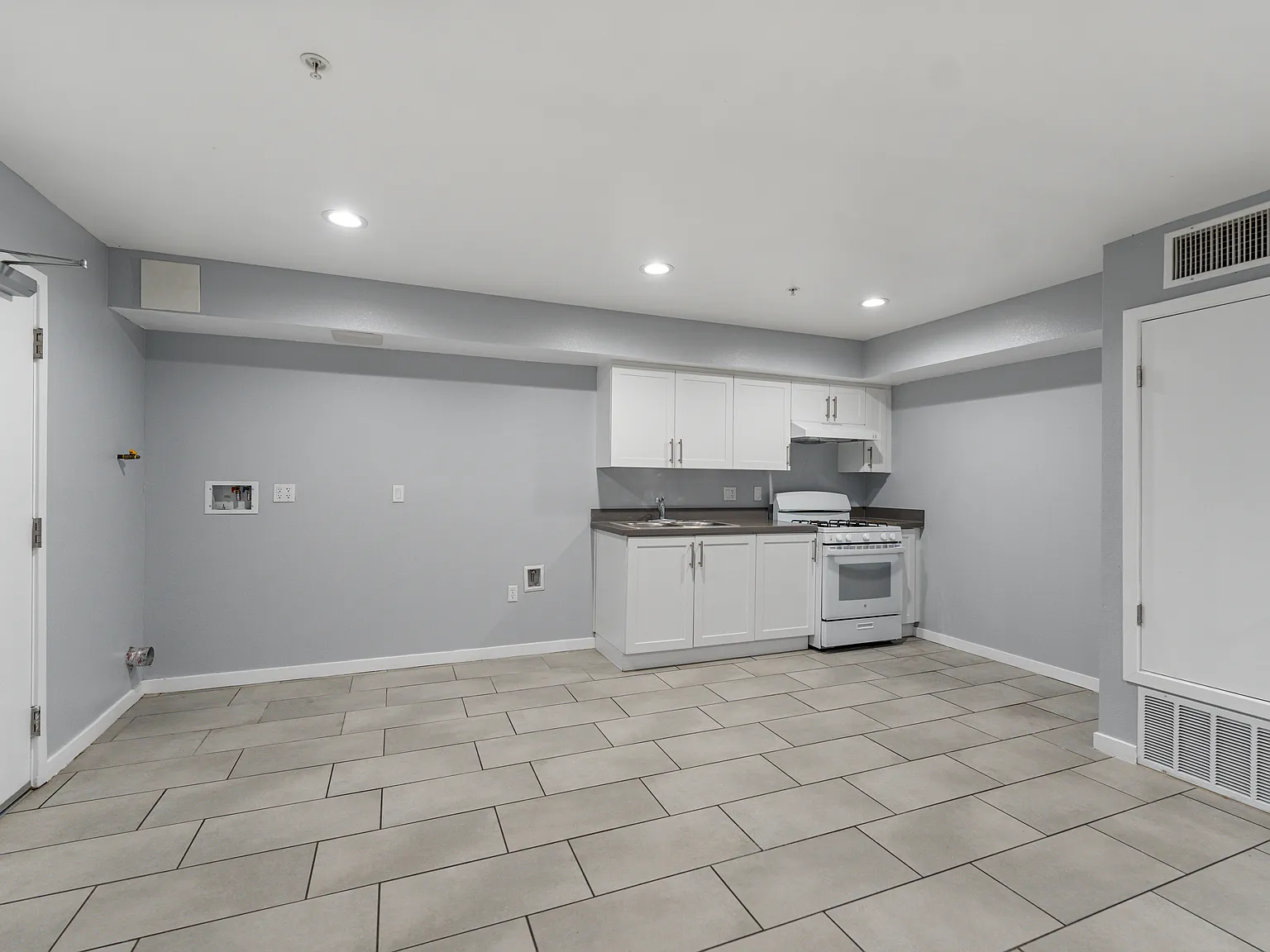 3 bed, $2,795 — Photo 3