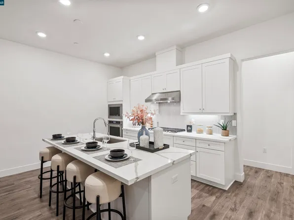 1102 Althea Ter Unit 4, Sunnyvale, CA 94086