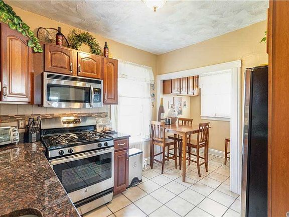 4th image of 80-37 160th St