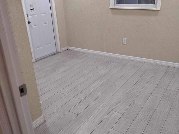 3rd image of 1409 W Burger St