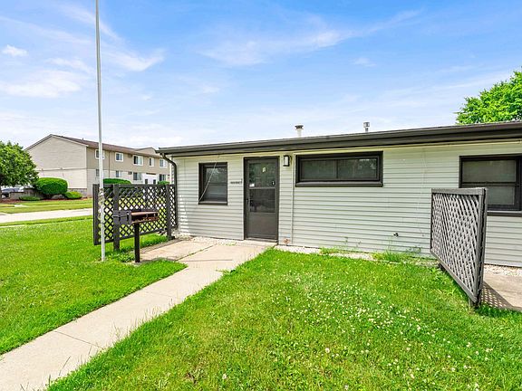 3rd image of 19859 Nicke St #2