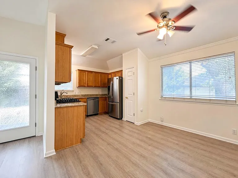 1841 Greening Way — Photo 5
