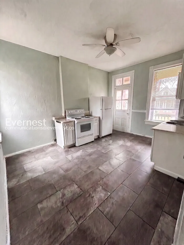 2 bed, 1.0 bath, 1000 sqft, $1,075 — Photo 4