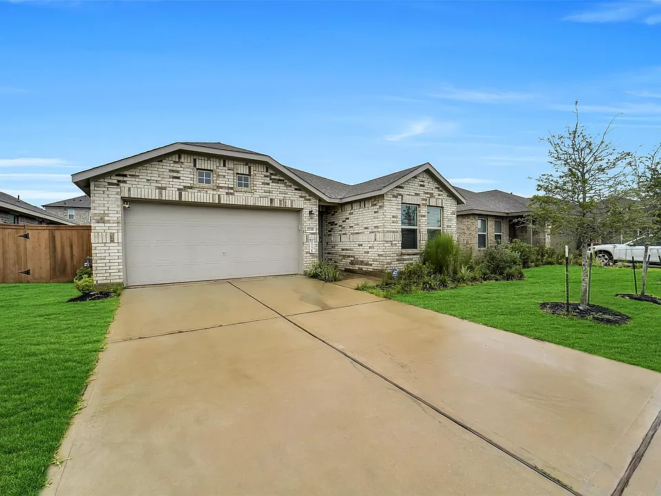 27110 Breakaway Ln