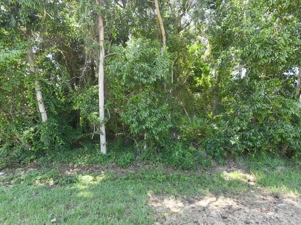 6421 NW FRIENDLY Circle, Port St Lucie, FL 34983