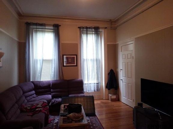 2nd image of 222 19th St