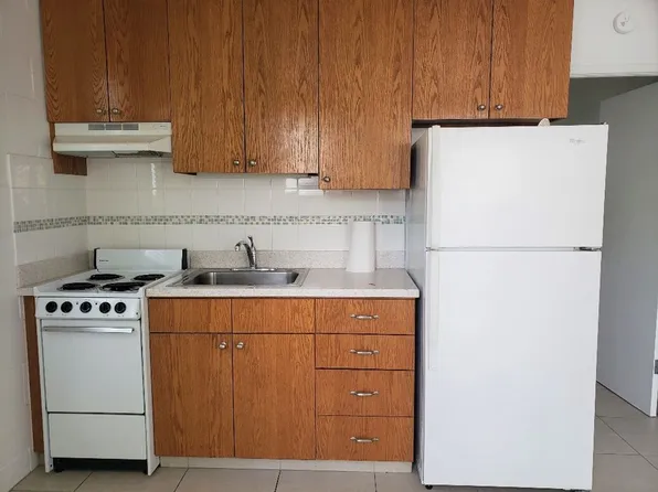 M771ach, 2107 Lime St APT B, Honolulu, HI 96826