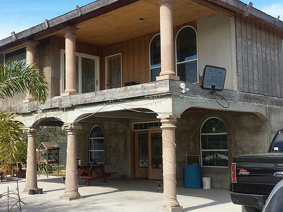 2nd image of 1054 W Church St