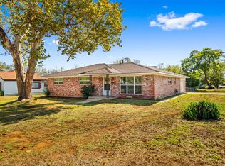 1630 W Johnson St, Denison, TX 75020