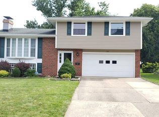 614 Shawnee Ln, Bedford, OH 44146