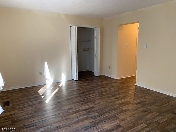 4th image of 42 Portsmouth Ct #2103