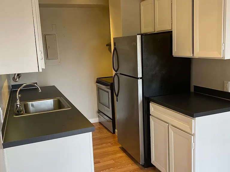 2020 Building — Photo 41