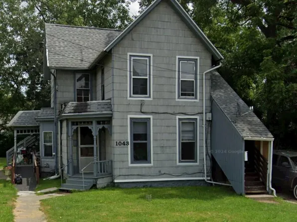1043 Martin Luther King Jr Dr, Jackson, MI 49203