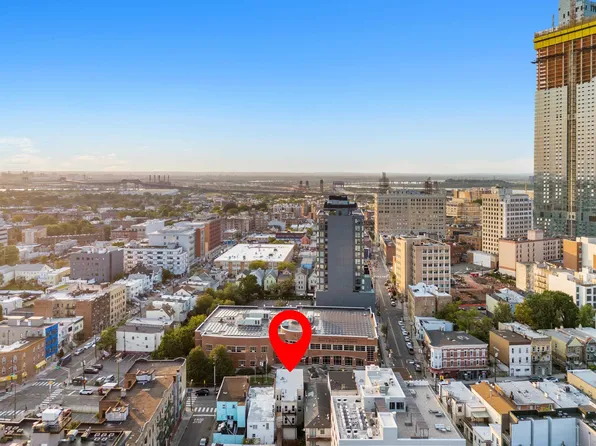 372 Summit Avenue image 25 of 31