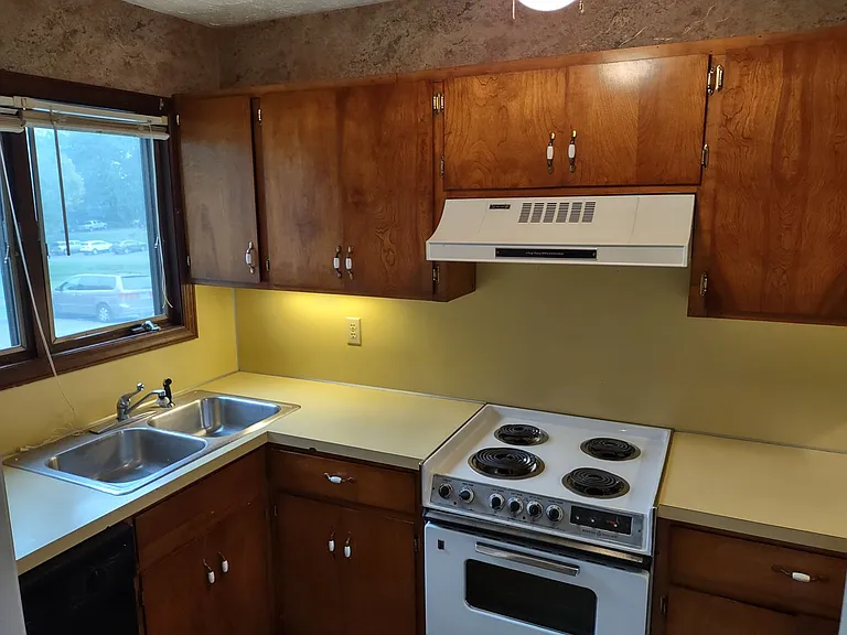 1433 Shipley Ferry Rd E — Photo 9